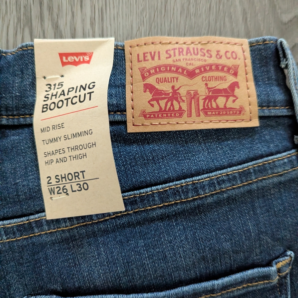 Levi's Women's Blue Shaping Bootcut Jeans - Picture 6 of 6